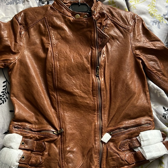 Never worn leatheret Jacket - Picture 2 of 8